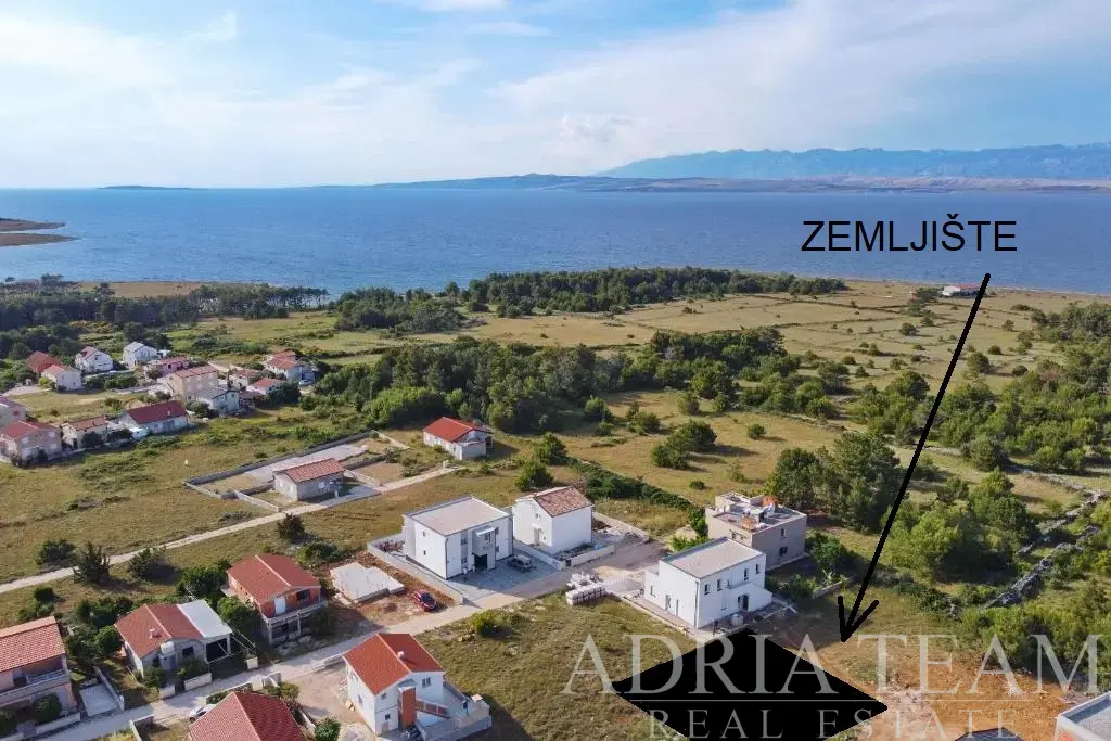 NOVOSTAVBA – 3-IZBOVÝ BYT SE ZAHRADOU – PŘÍZEMÍ VPRAVO – OSTROV VIR